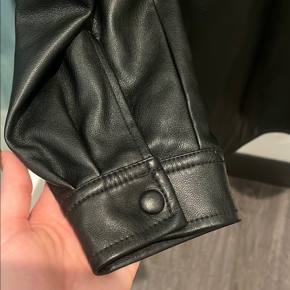 Abercrombie vegan leather button shacket / jacket - Picture 6 of 6